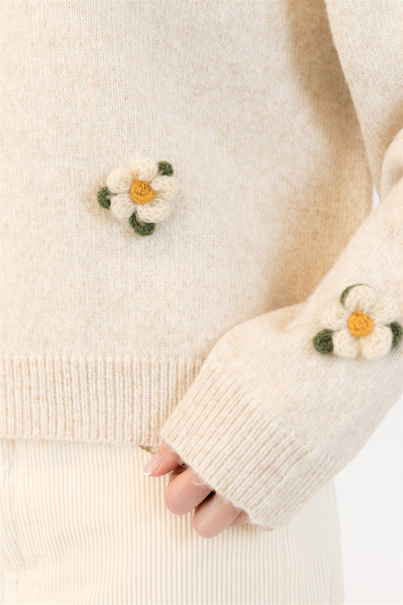 Lyla+Luxe Top - HollyFlower Crew - Oatmeal