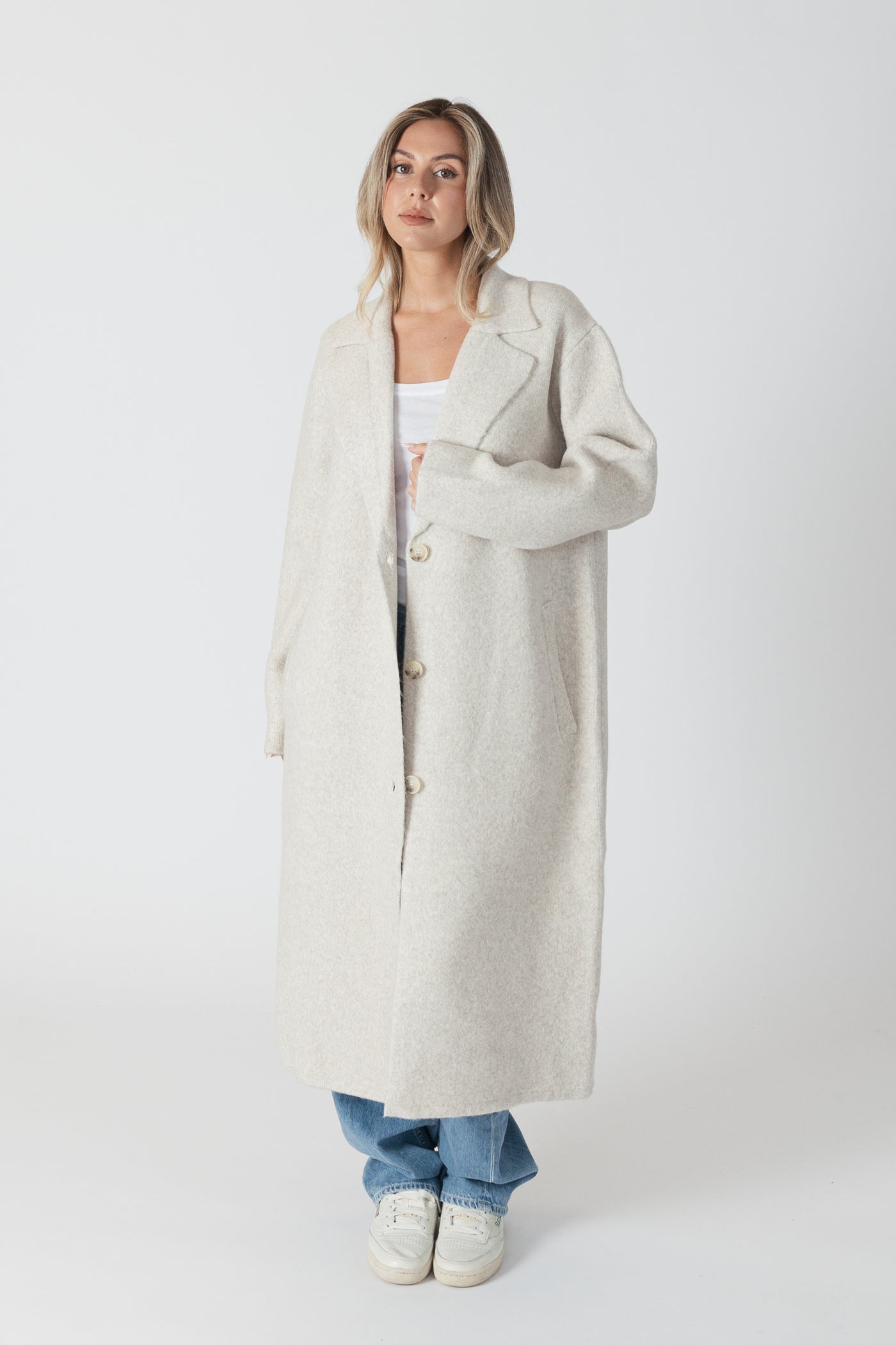 Lyla+Luxe Top - Victorialux Coat - Beige