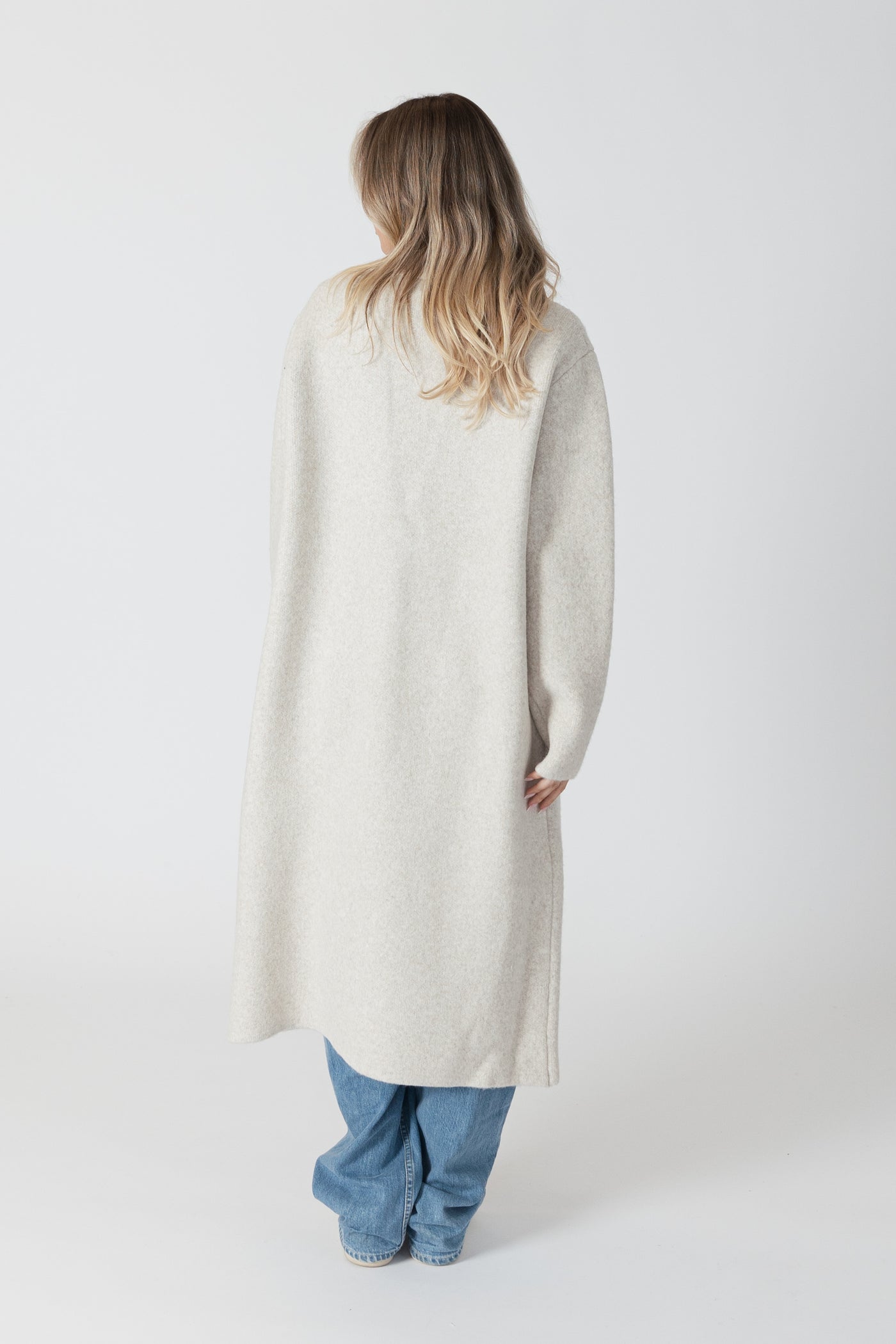 Lyla+Luxe Top - Victorialux Coat - Beige