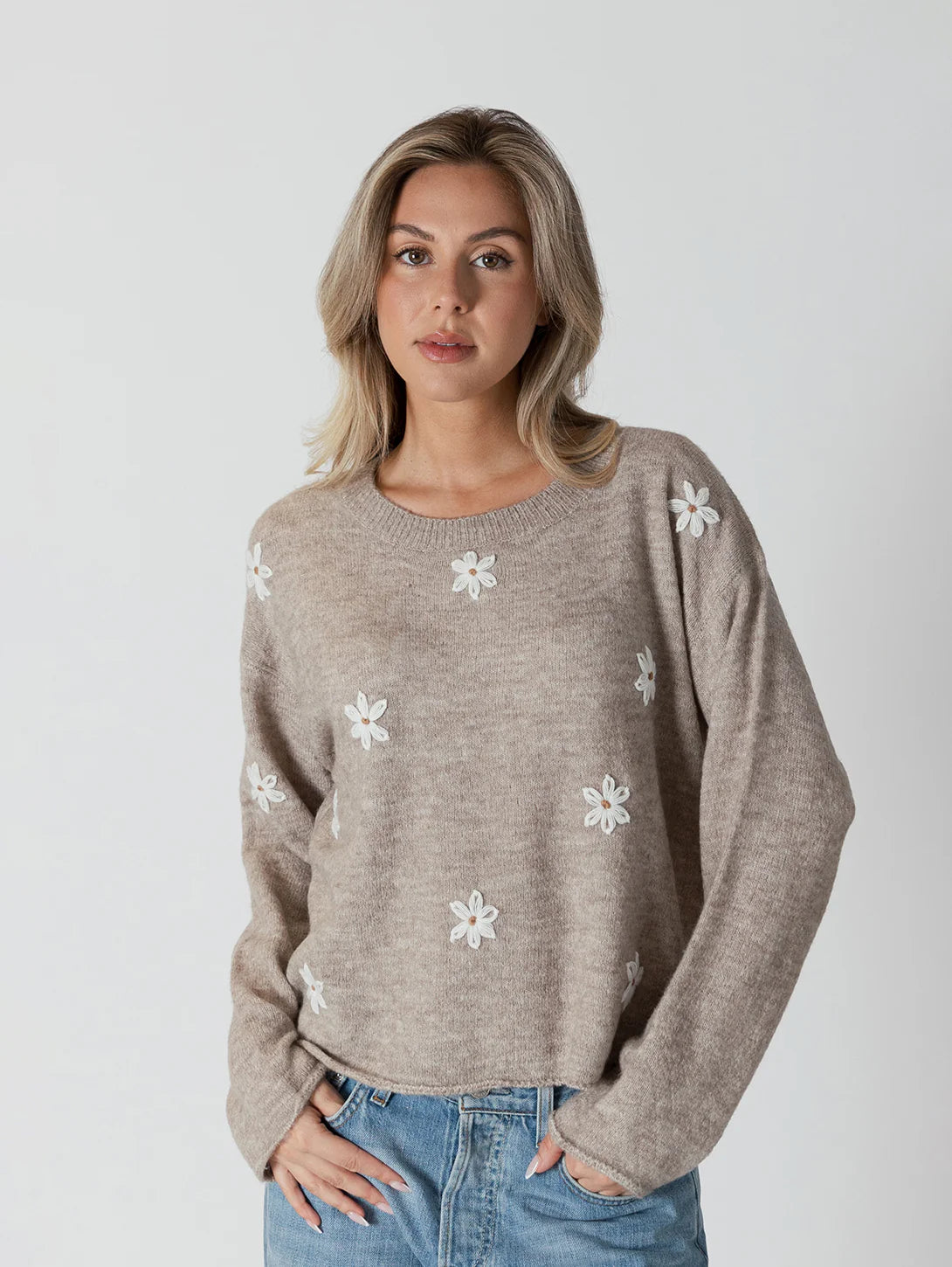 Lyla+Luxe Top - Aiden Daisy Sweater - Oat